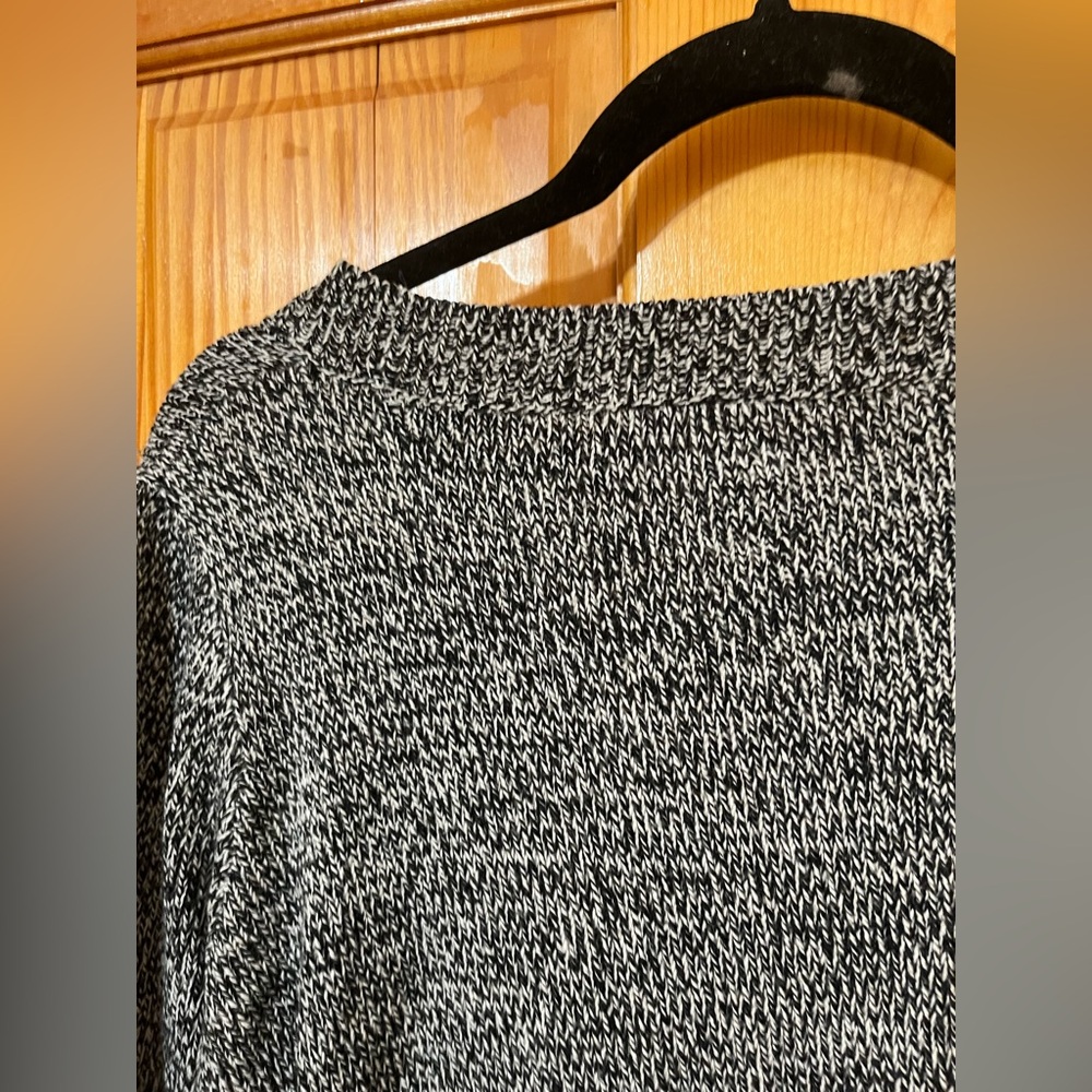 H&M Sweater - Picture 7 of 7